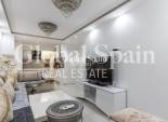 Wederverkoop - APPARTEMENT -
TORREVIEJA - Torretas