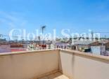 Revente - APPARTEMENT -
ALICANTE - CAROLINAS