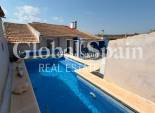 Wiederverkauf - VILLA -
ORIHUELA - Inland