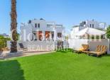 Revente - VILLA -
ORIHUELA COSTA - VILLAMARTÍN