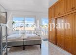 Wederverkoop - VILLA -
CIUDAD QUESADA