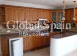 Revente - VILLA -
VILLAMARTÍN - Costa Blanca