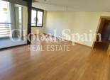 Wederverkoop - APPARTEMENT -
TORREVIEJA - Puerto