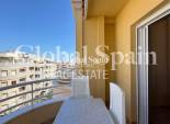 Wederverkoop - PENTHOUSE -
TORREVIEJA - Playa del Cura