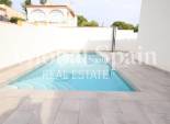 Odsprzedaż - WILLA  -
TORREVIEJA - 
