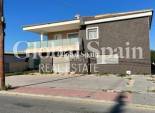 Odsprzedaż - WILLA  -
TORREVIEJA - 