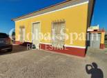 Resale - HOUSE -
ORIHUELA - Desamparados