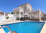 Wederverkoop - VILLA -
BENIMAR - Benimar I