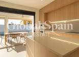 Odsprzedaż - WILLA  -
TORREVIEJA - 