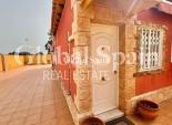 Wederverkoop - VILLA -
TORREVIEJA - LOS BALCONES - LOS ALTOS