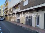 Wiederverkauf - WOHNUNG -
TORREVIEJA - Las Piscinas Naturales