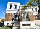 Resale - VILLA -
VILLAMARTÍN - Costa Blanca