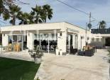 Resale - VILLA -
CREVILLENTE