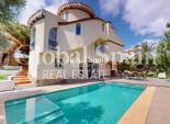 Resale - VILLA -
ORIHUELA COSTA - Costa Blanca