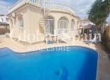 Revente - VILLA -
VILLAMARTÍN - Costa Blanca