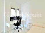 Odsprzedaż - DOM -
TORREVIEJA - 
