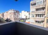 Wederverkoop - APPARTEMENT -
TORREVIEJA - Parque de las Naciones