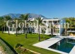 Nowo zbudowane - WILLA  -
CASARES - Pedregales