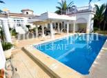 Resale - VILLA -
CIUDAD QUESADA