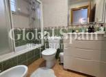 Wederverkoop - APPARTEMENT -
TORREVIEJA - Torrevieja