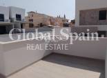 Wiederverkauf - Villa-Penthouse -
TORREVIEJA - Aguas Nuevas