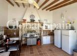 Revente - MAISON -
CATRAL - Catral