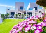 Nueva construcción  - VILLA -
BAÑOS Y MENDIGO - Altaona Golf