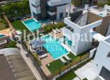 Wederverkoop - VILLA -
TORREVIEJA - Torreta Florida