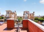 Odsprzedaż - DOM -
TORREVIEJA - 