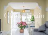 Wederverkoop - APPARTEMENT -
TORREVIEJA - Torreta
