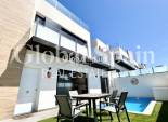 Wiederverkauf - VILLA -
VILLAMARTÍN - Costa Blanca