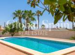 Venta - VILLA -
ROJALES - Centro de la Ciudad Quesada