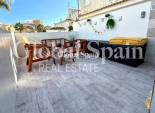 Wederverkoop - HUIS -
TORREVIEJA - Calas blanca