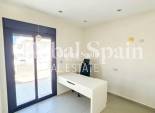 Wederverkoop - VILLA -
ROJALES - Cuidad Quesada