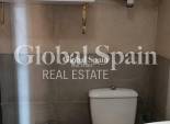 Wederverkoop - APPARTEMENT -
TORREVIEJA - Torrevieja