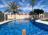 Wiederverkauf - VILLA -
TORREVIEJA - La Siesta - El Salado - Torreta