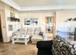 Wederverkoop - APPARTEMENT -
TORREVIEJA - Torrevieja