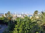 Wederverkoop - APPARTEMENT -
TORREVIEJA - Puerto