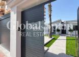 Venta - VILLA -
TORREVIEJA - Punta Prima