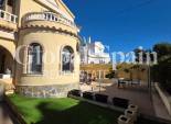 Wiederverkauf - VILLA -
ORIHUELA COSTA - VILLAMARTÍN