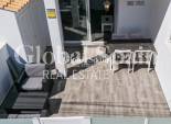 Venta - APARTAMENTO -
TORREVIEJA - Lago jardin