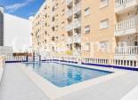 Wederverkoop - APPARTEMENT -
TORREVIEJA - Playa del cura