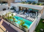 Resale - VILLA -
ROJALES
