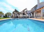 Resale - VILLA -
ORIHUELA COSTA - Villamartin