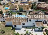 Resale - VILLA -
ORIHUELA COSTA - Villamartin