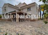 Revente - VILLA -
ORIHUELA - Inland