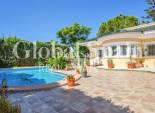 Wederverkoop - Villa -
TORREVIEJA - Torreta florida