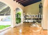Resale - VILLA -
ORIHUELA COSTA - Punta Prima