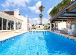 Revente - VILLA -
TORREVIEJA - Torreta