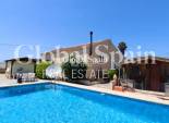 Resale - Country Property/Finca -
LAS HEREDADES